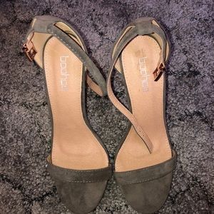 Brand new green velvet heals with gold detailing